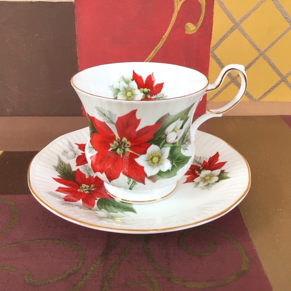 Queen’s Poinsettia And Holly Teacup And Saucer
